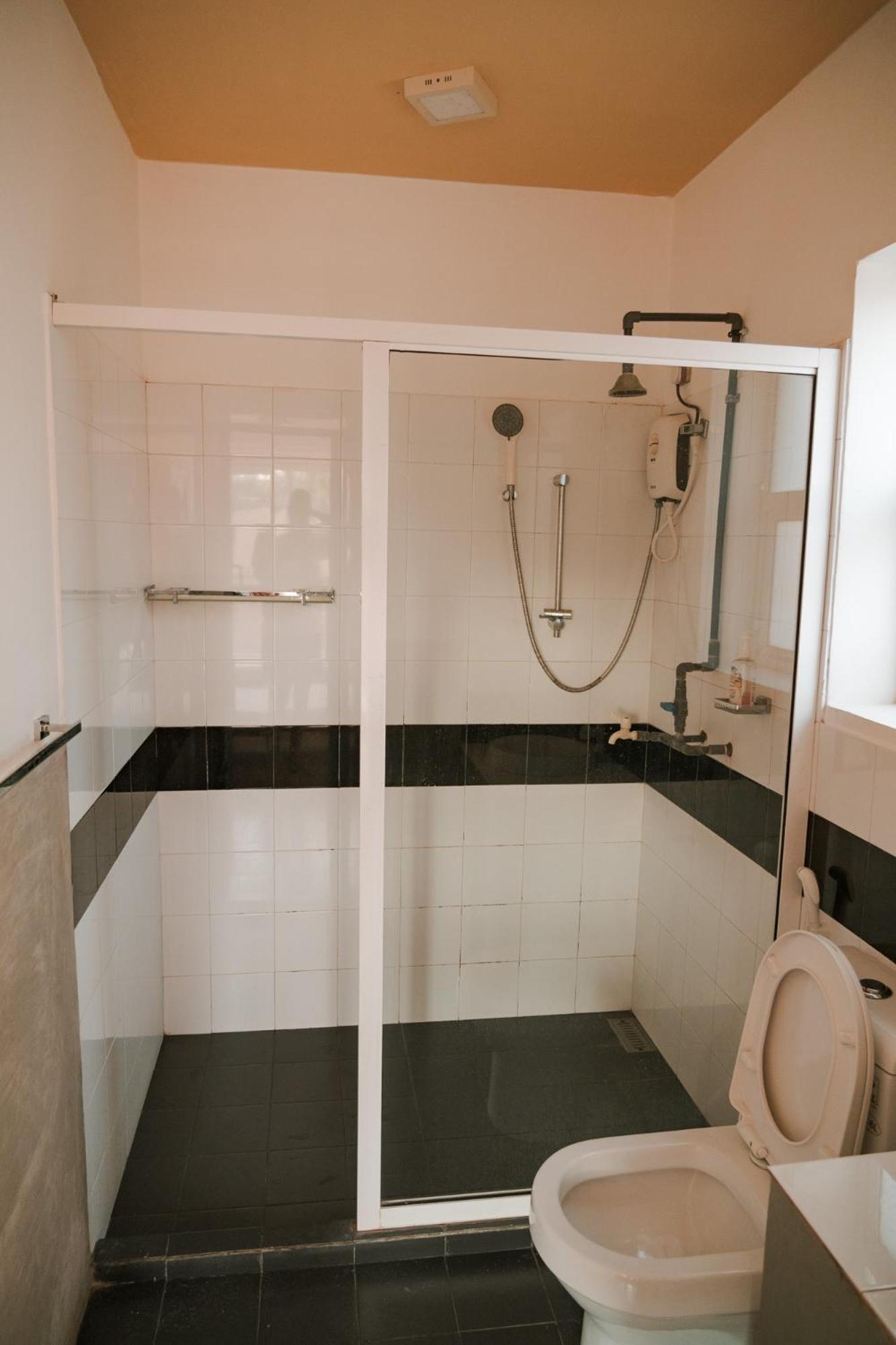 טרינקומאלה Hotel Tobiko מראה חיצוני תמונה