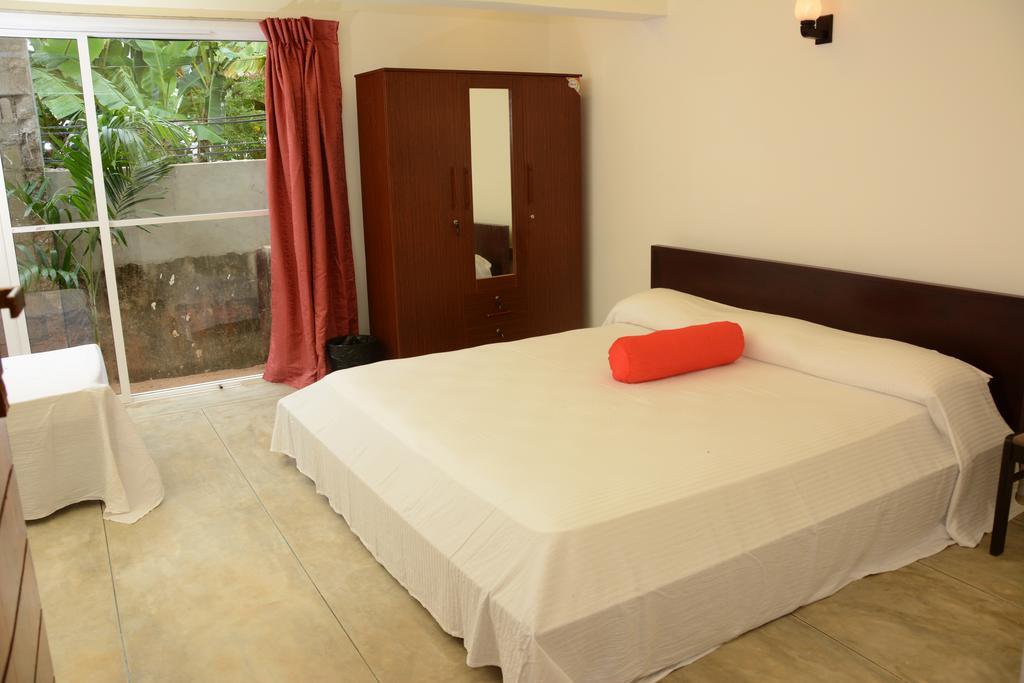 טרינקומאלה Hotel Tobiko מראה חיצוני תמונה