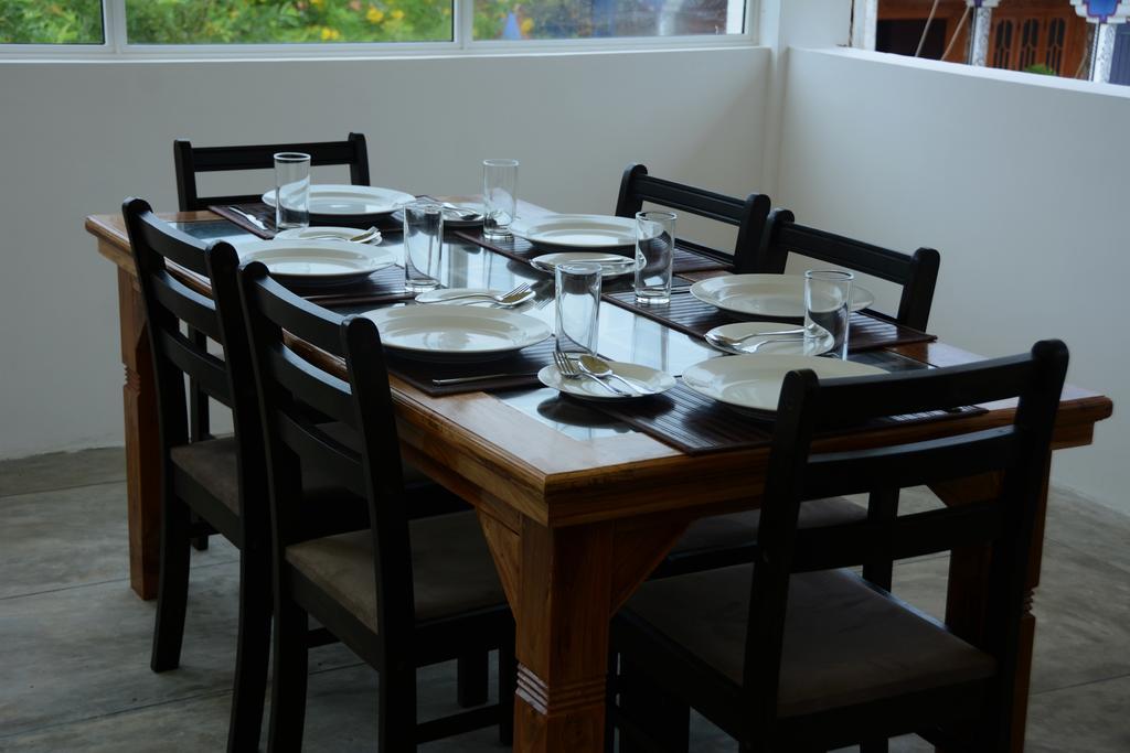 טרינקומאלה Hotel Tobiko מראה חיצוני תמונה