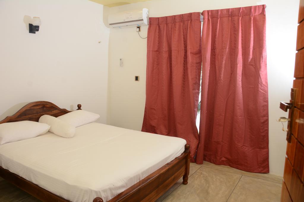 טרינקומאלה Hotel Tobiko מראה חיצוני תמונה