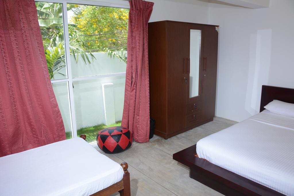 טרינקומאלה Hotel Tobiko מראה חיצוני תמונה