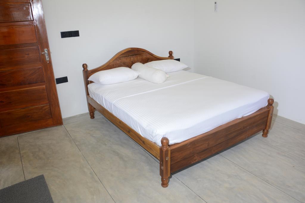 טרינקומאלה Hotel Tobiko מראה חיצוני תמונה