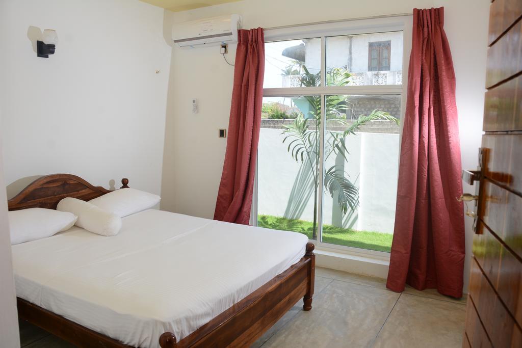 טרינקומאלה Hotel Tobiko מראה חיצוני תמונה
