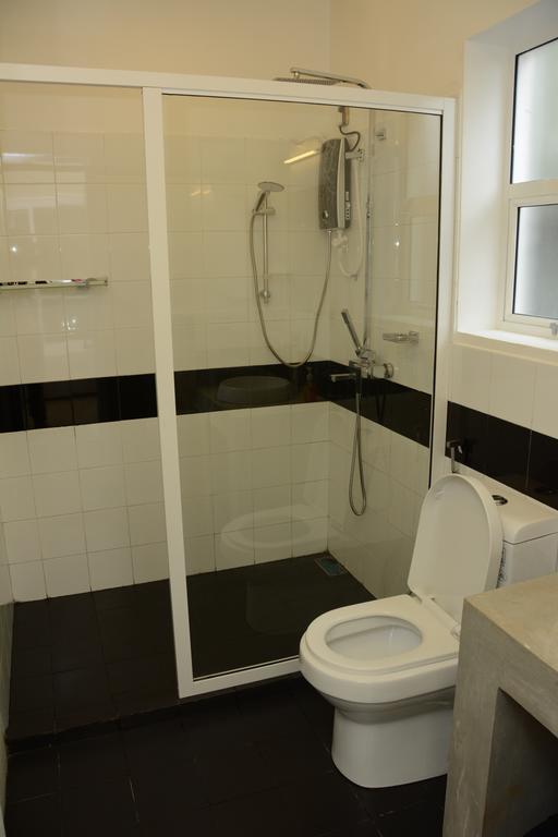 טרינקומאלה Hotel Tobiko מראה חיצוני תמונה