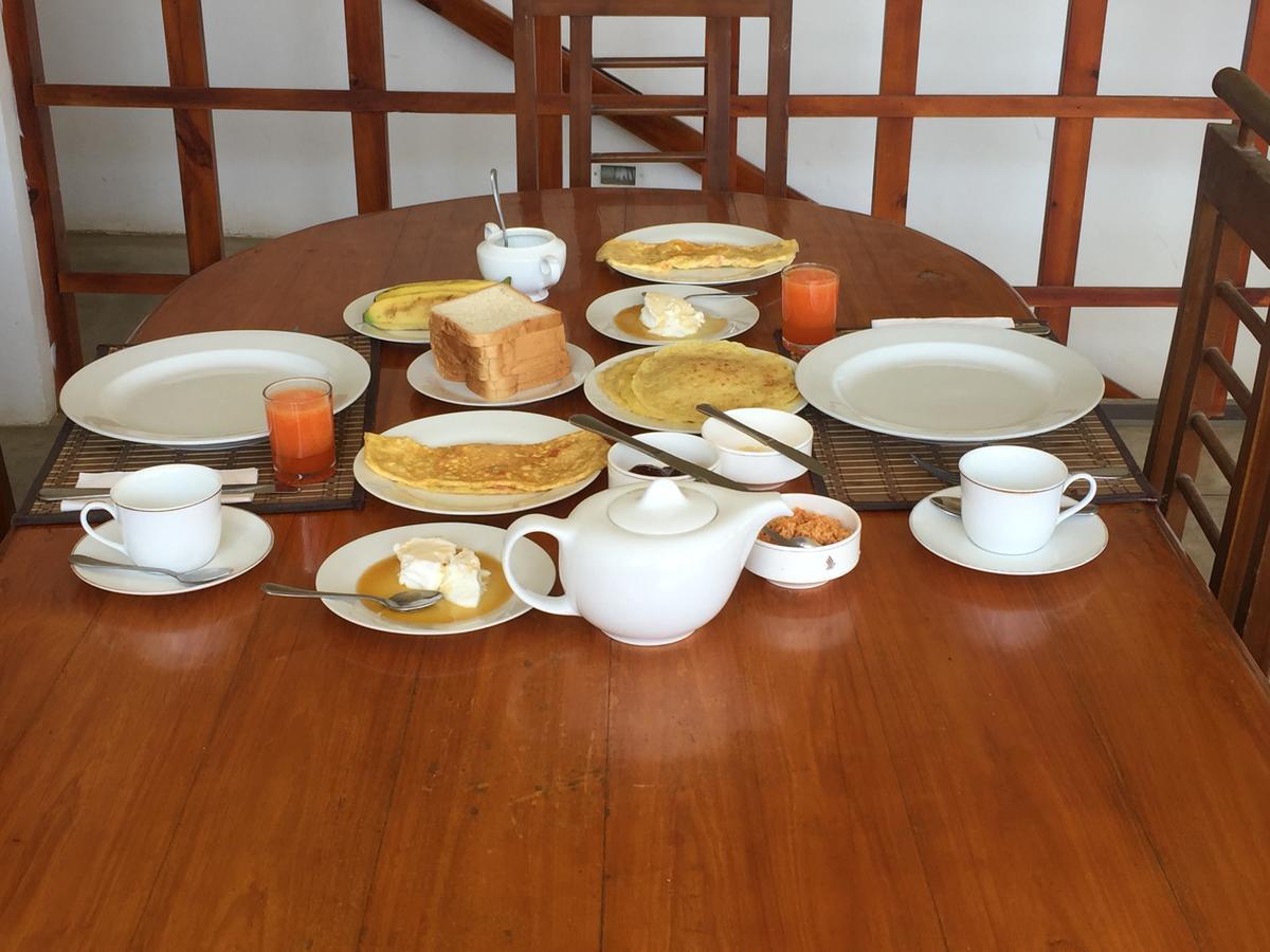 טרינקומאלה Hotel Tobiko מראה חיצוני תמונה